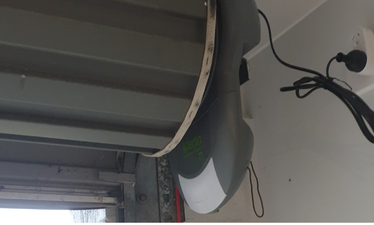 MERLIN MR655MYQ SILENTDRIVE ESSENTIAL ROLLER DOOR OPENER